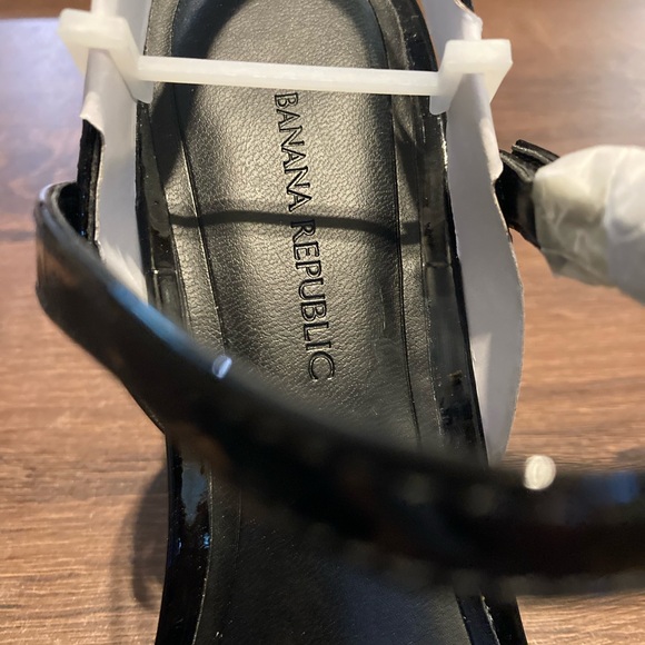 BANANA REPUBLIC Cross Halter Madis Black Patent 3-3/4” Slingback Heels Size 8.5 - Picture 6 of 9